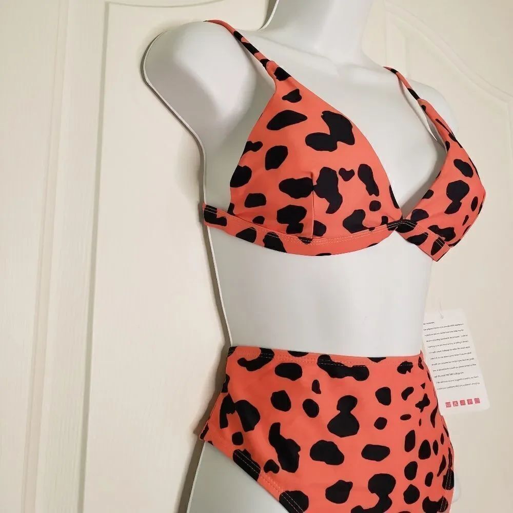 Bikini   - Picture 3 of 5